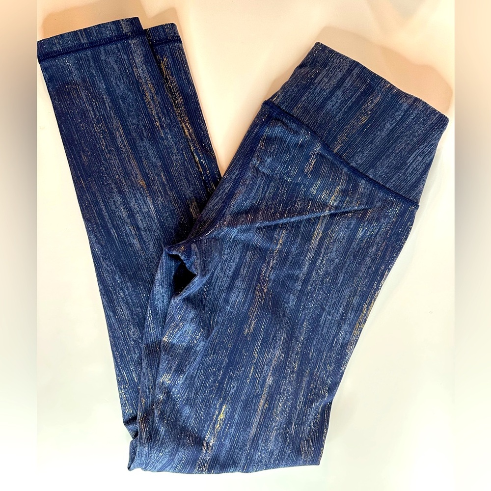 Victoria Sport Leggings with Metallic Thread